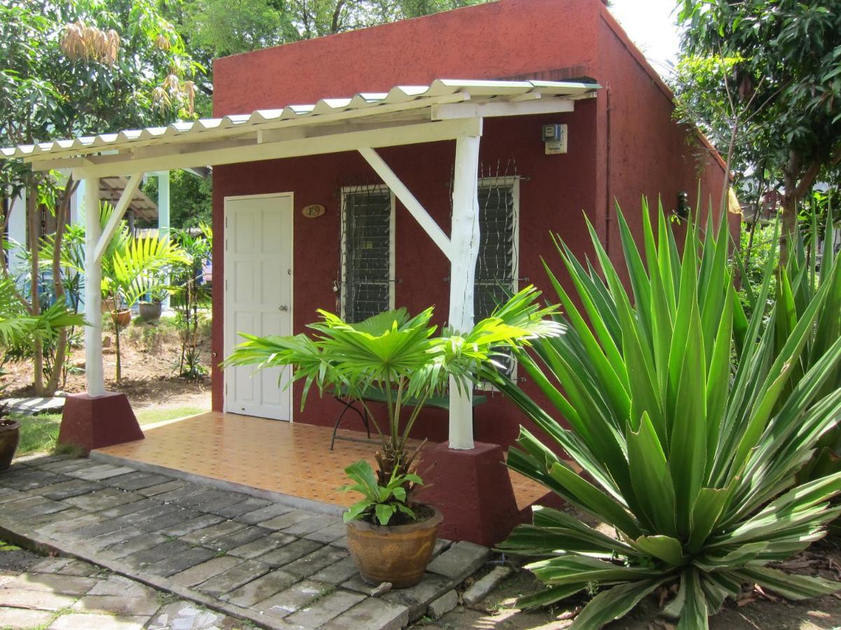 Forest Bungalows & Mama'S Restaurant Chalong Exterior foto